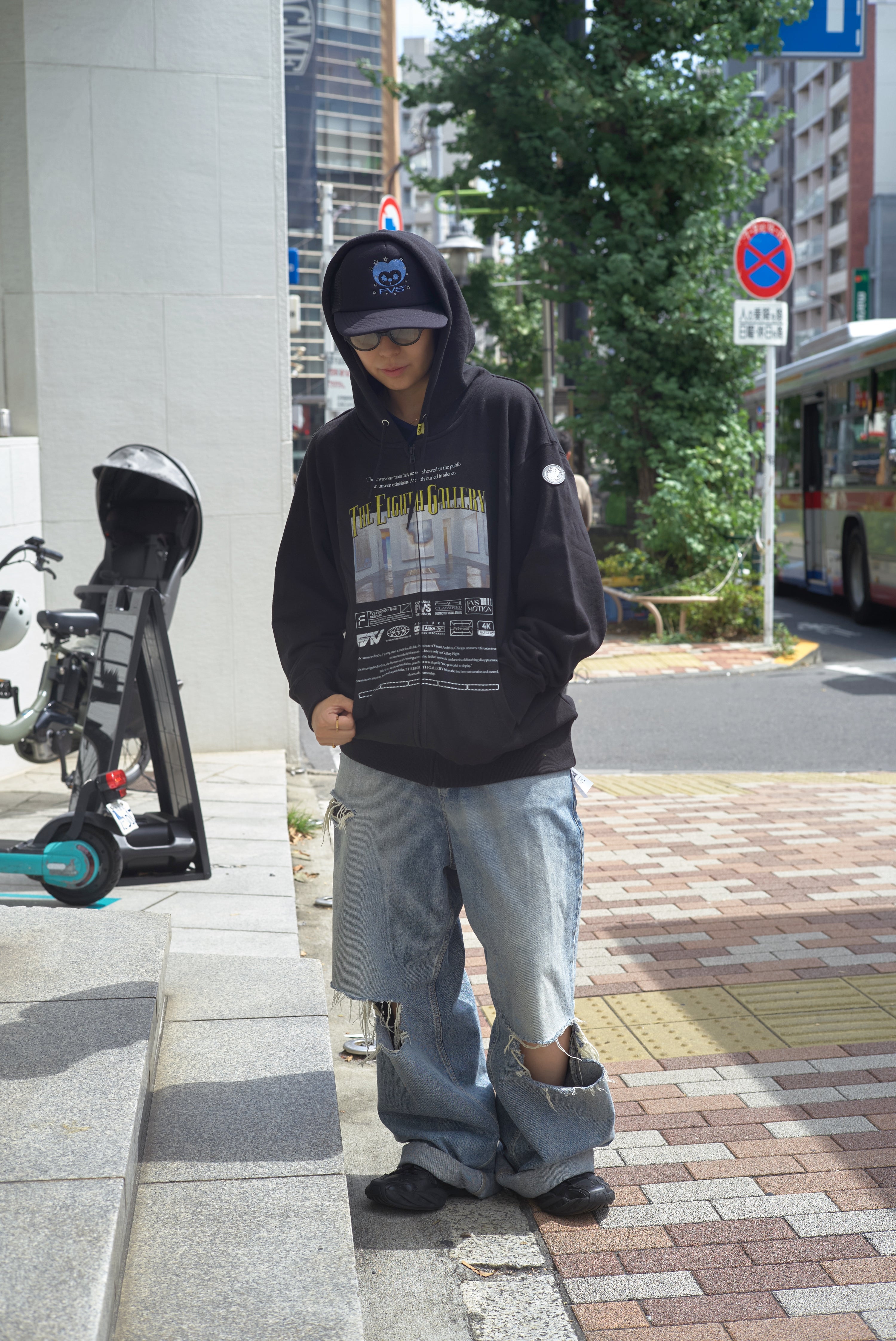 THE EIGHTH GALLERY ZIP HD