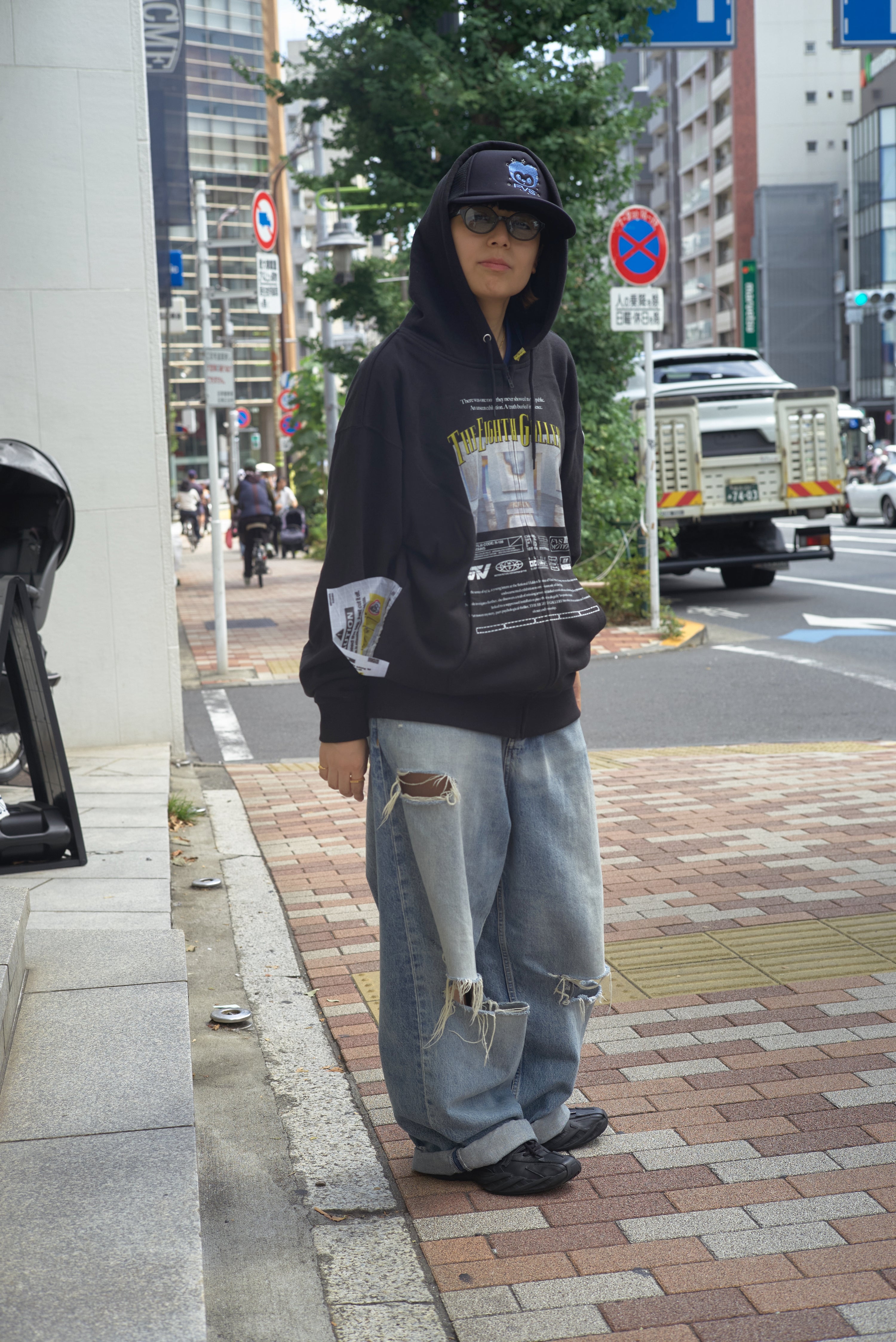 THE EIGHTH GALLERY ZIP HD