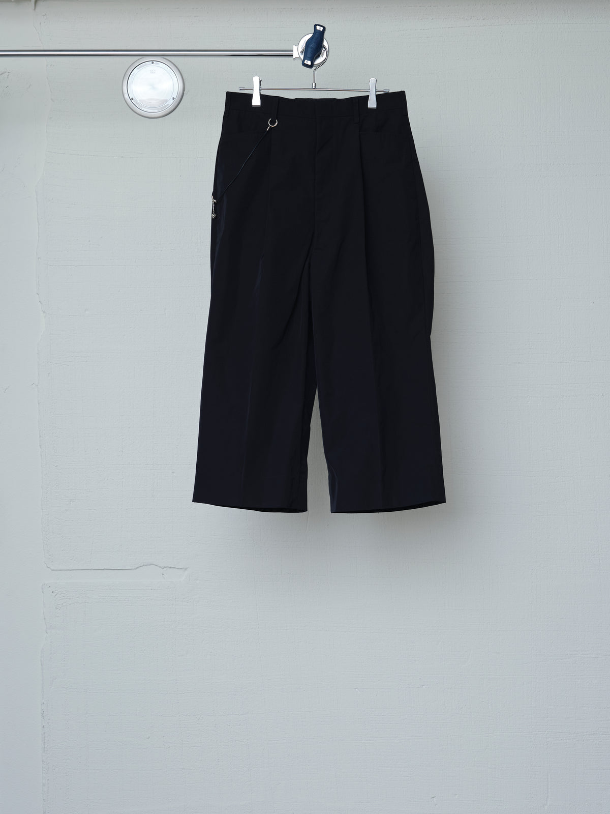 STEALTH MOFU? TAILORED SLACKS
