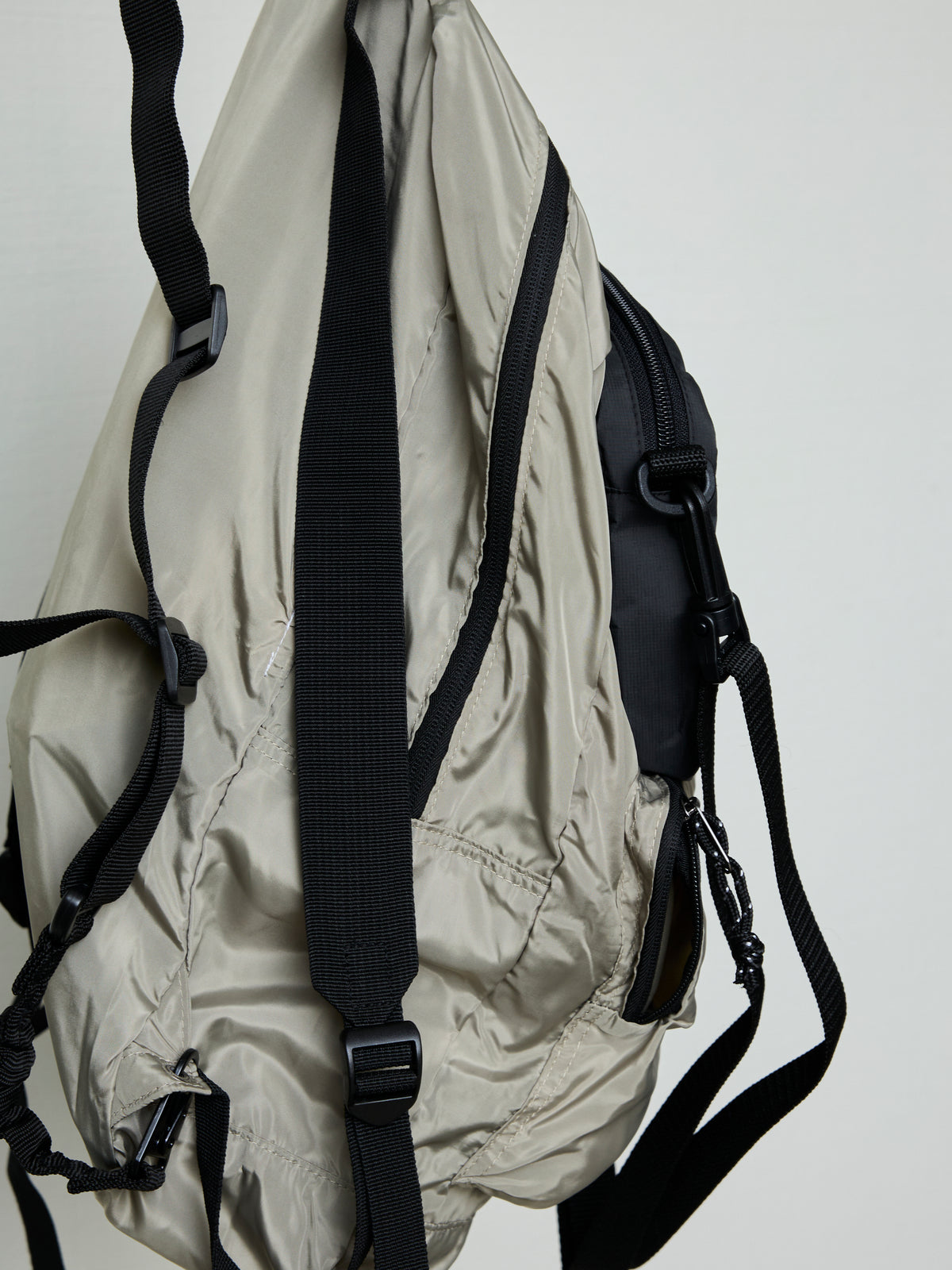 POUCH DOCKED EMBROIDERED SLING BAG