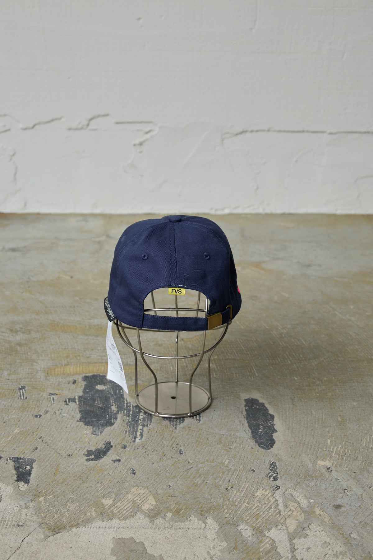 NUTS HIH CAP